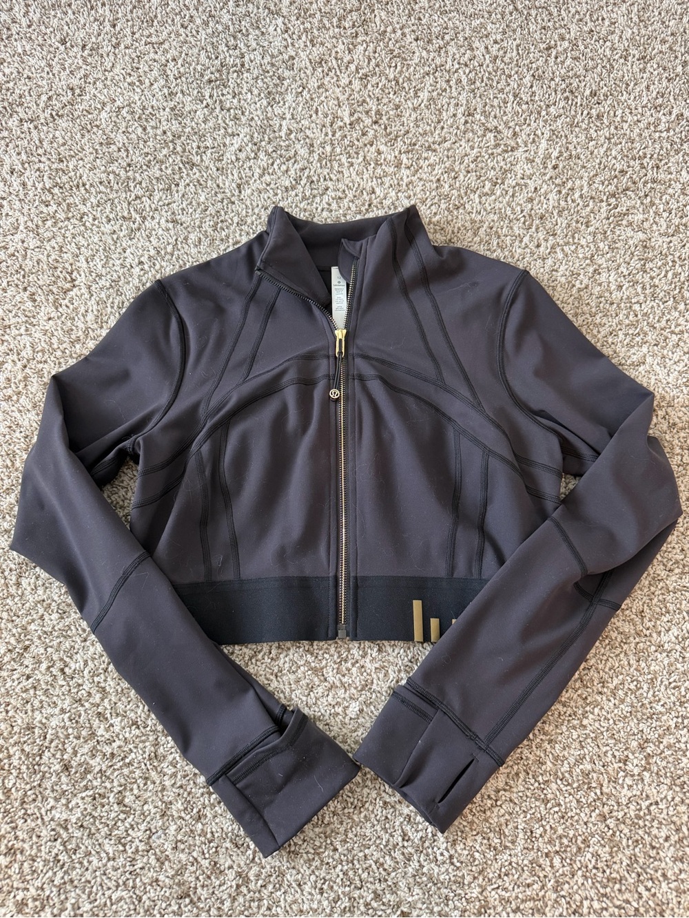 LIMITED EDITION: Lululemon Cropped Define Jacket